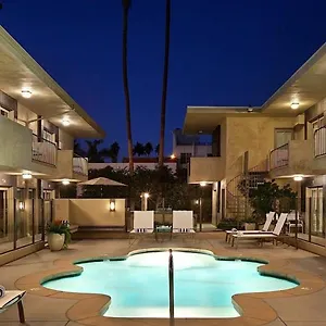 7-springs-inn-suites.palm-springs-ca-hotels.com/