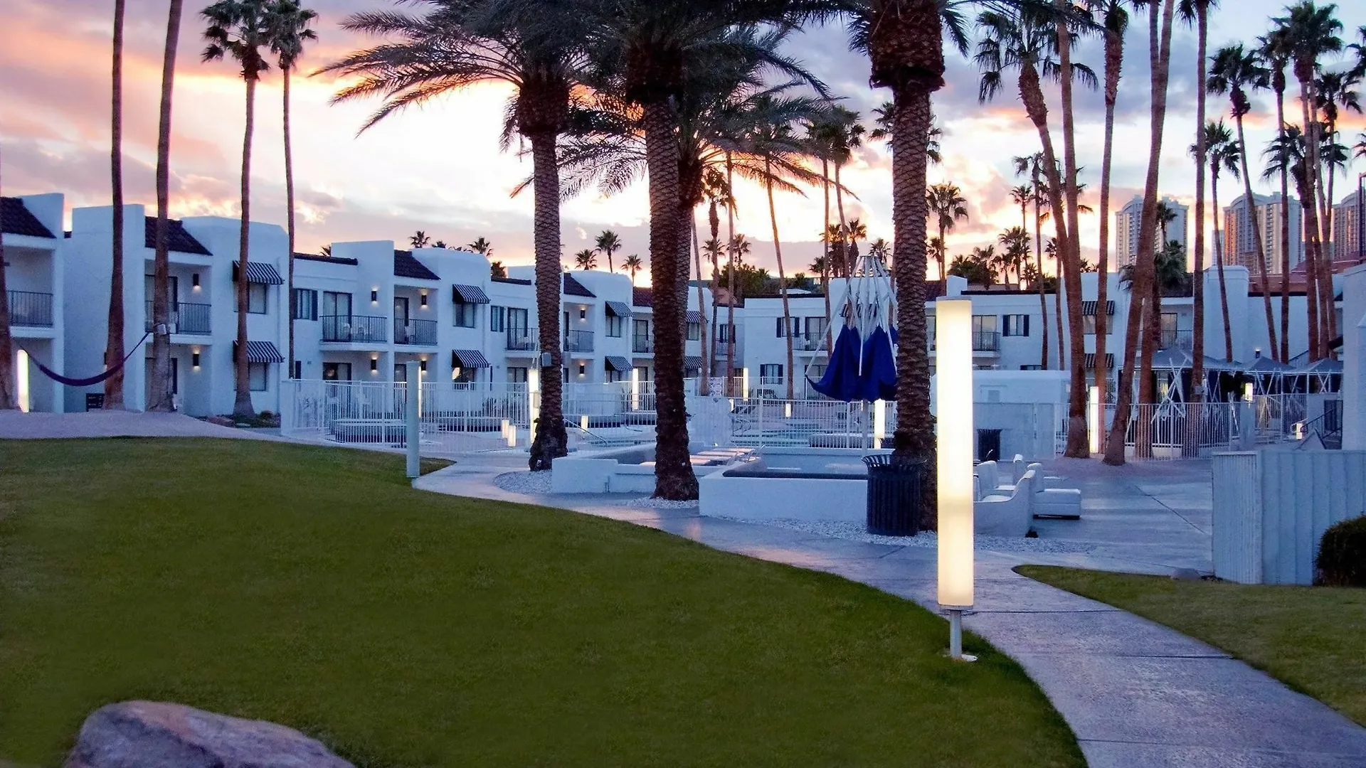 Serene Vegas Boutique Hotel Las Vegas 3*,